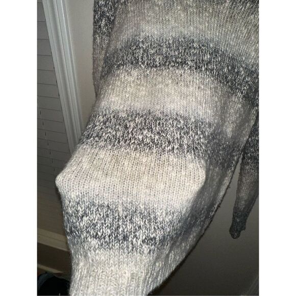 Women’s Orvis  Knit Sweater Gray Striped Small - Picture 2 of 4